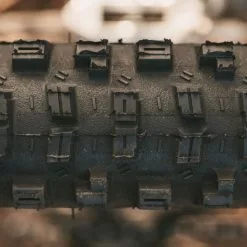 Goodyear Newton Enduro Tubeless Rear MTB Tyre Black 2.4" 29 -Vitus Salgsbutik Goodyear Newton Enduro Tubeless Rear MTB Tyre Tyres Black GR 014 61 584 V004 R 2